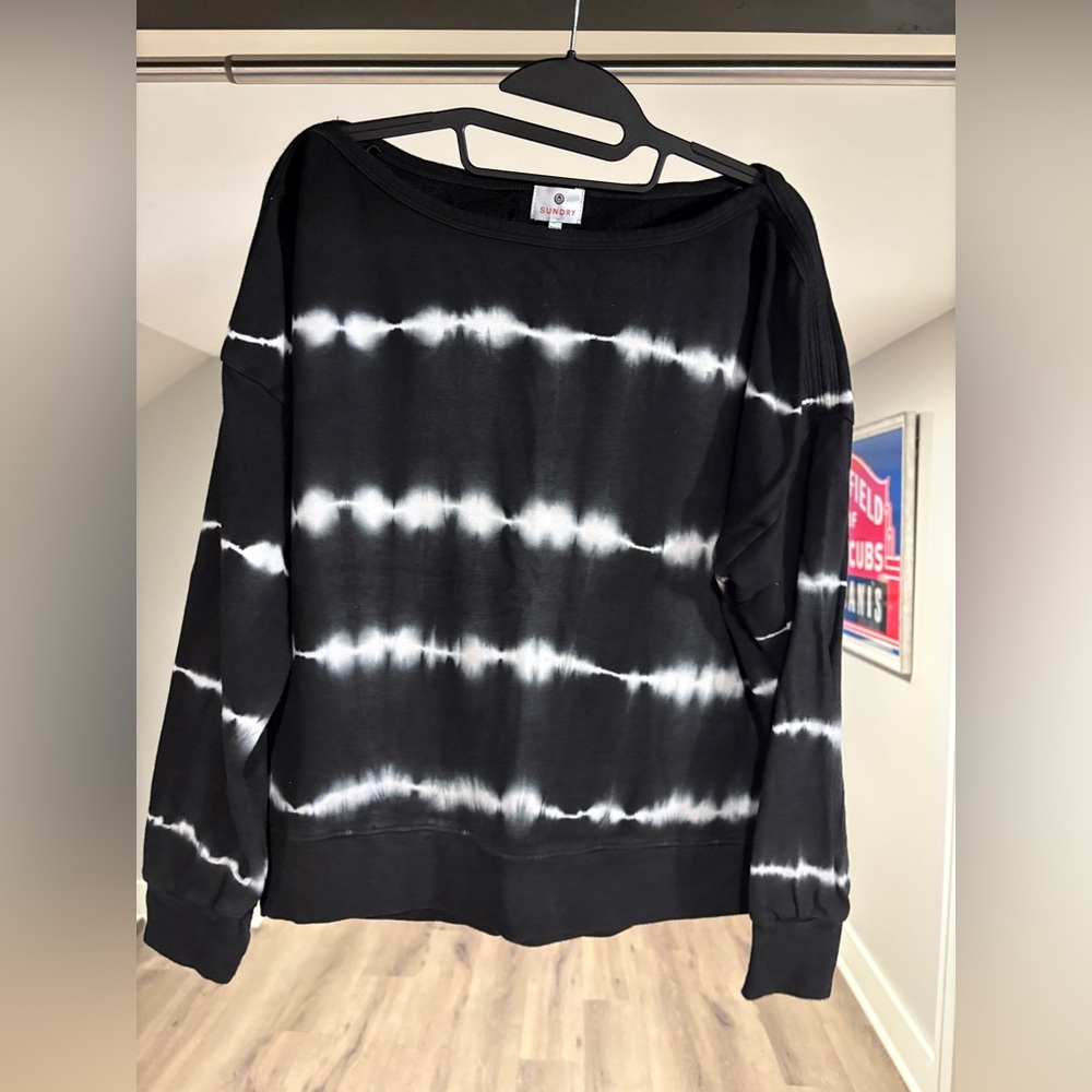 Sundry Monochrome Tie-Dye Sweatshirt